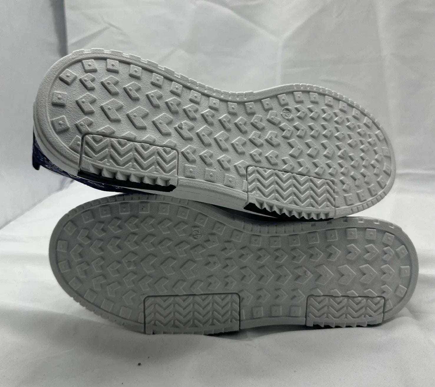 Men’s Multicolor Blue White Casual Sneakers